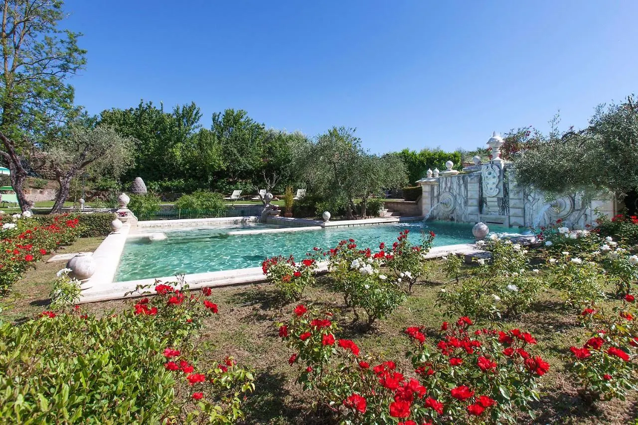 Sovana Hotel & Resort 4*,